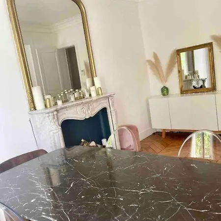 Apartment Sublime Haussmanien 2min Parc Monceau